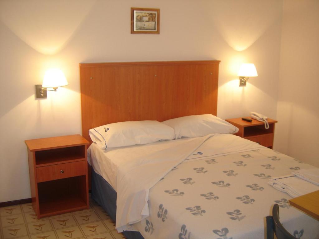 Mari Plaza Hotel Buenos Aires Exterior photo